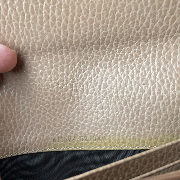 Gorgeous Gucci Interlocking GG Long Wallet - Picture 8 of 12